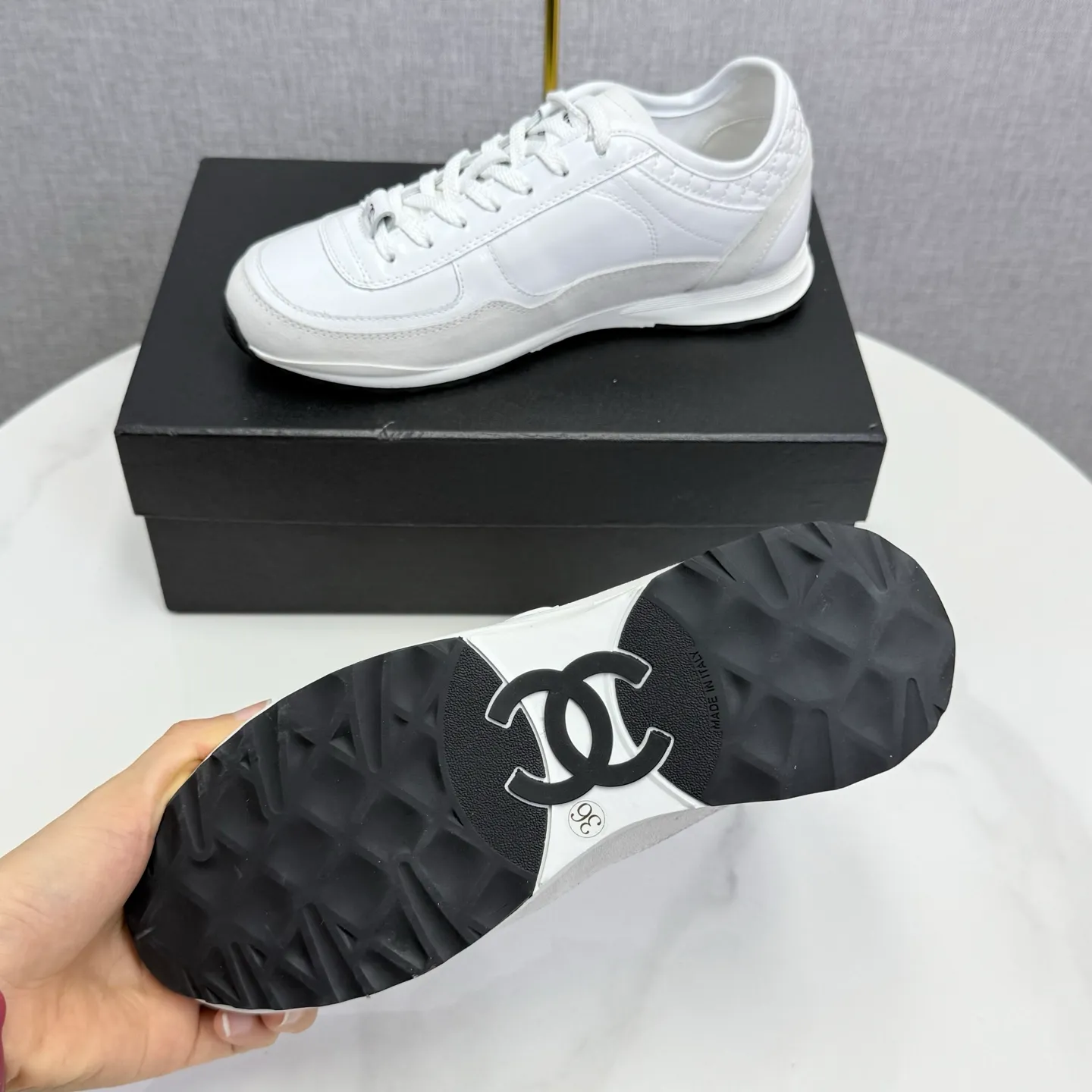 👟👟Ex-factory price 560👟👟Chanel Panda Shoes! 2025 counter's top casual sports shoes. This classic design; the upper is electro-embroidered with a variety of techniques; the outsole is fashionable and sporty; the unusual inclusion of a variety of color matching elements... The diversified mix and match is very good-looking and versatile, and can be used for leisure, fashion, sports, and outdoor... ꫛꫀꪝ Go➫ Materials: ❶Upper made of: original imported first-layer silk cowhide + original waterproof cloth + original first-layer cowhide ❷Inner lining: Original Yangli+wang ❸ Outsole based on: Original TPU combination outsole Counter boutique packaging complete set for women 35–41